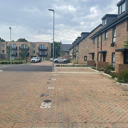 Rendezvous Apartment Romford Bagian luar foto