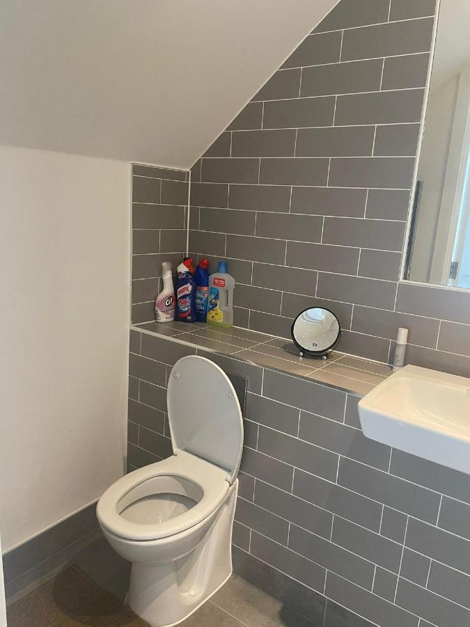 Rendezvous Apartment Romford Bagian luar foto