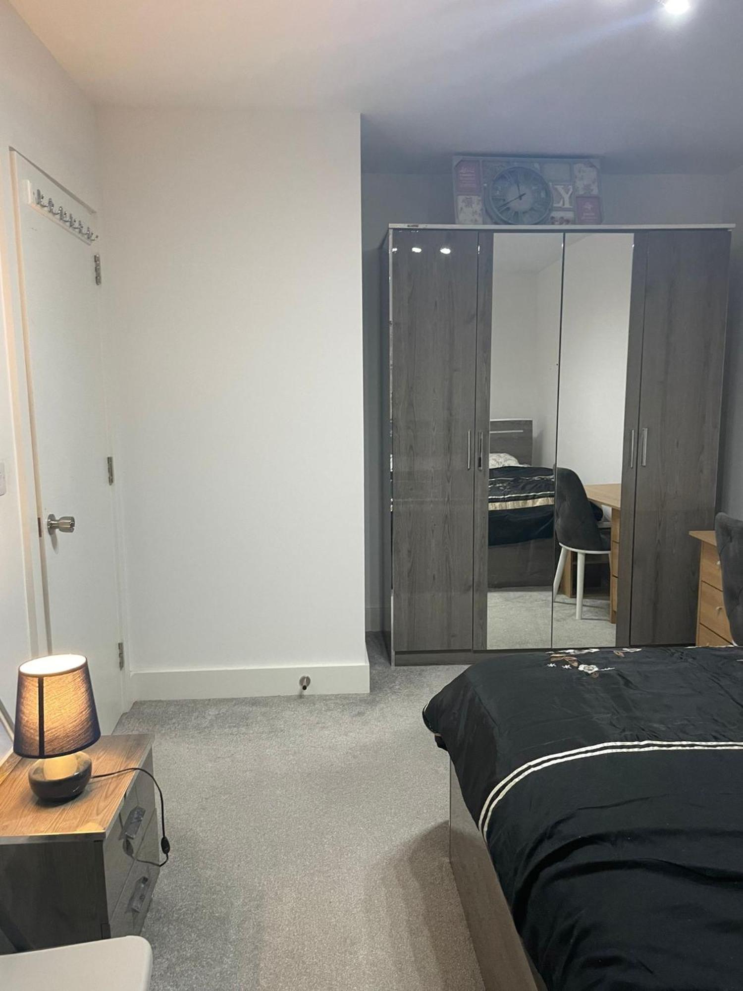 Rendezvous Apartment Romford Bagian luar foto