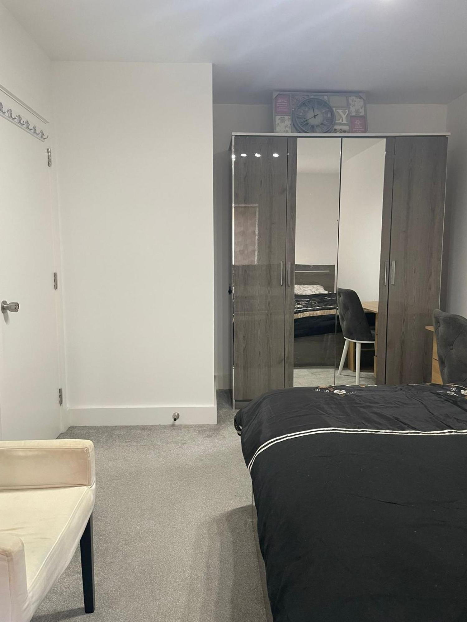 Rendezvous Apartment Romford Bagian luar foto