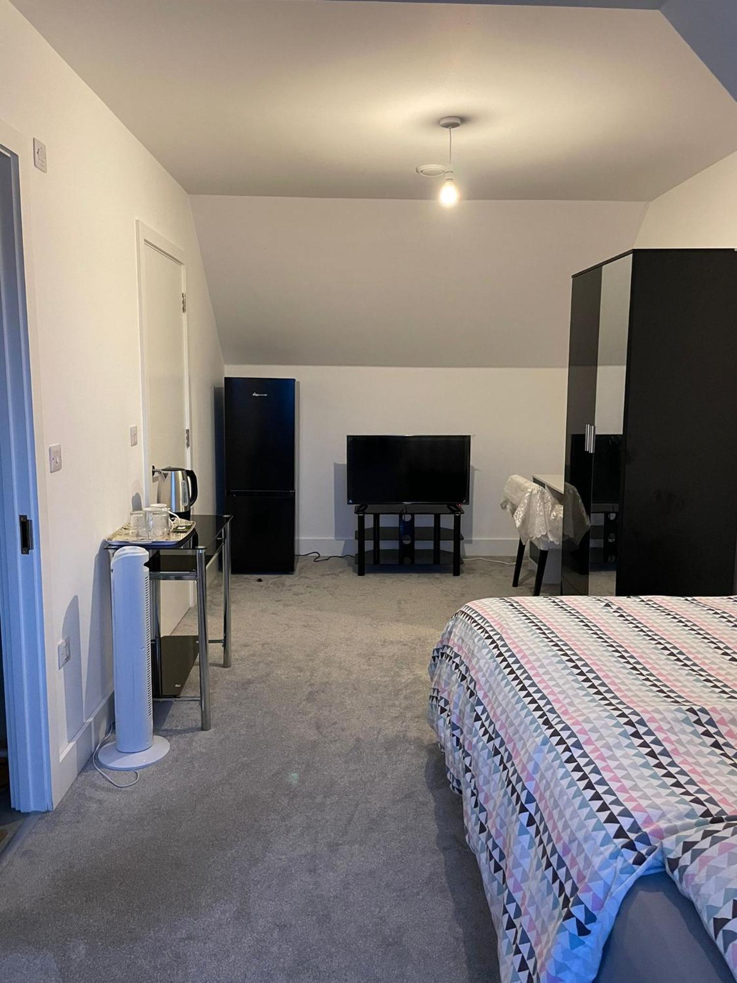 Rendezvous Apartment Romford Bagian luar foto